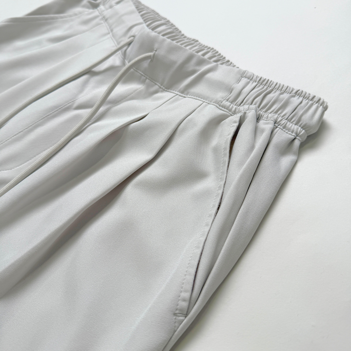 サラックステーパードパンツ