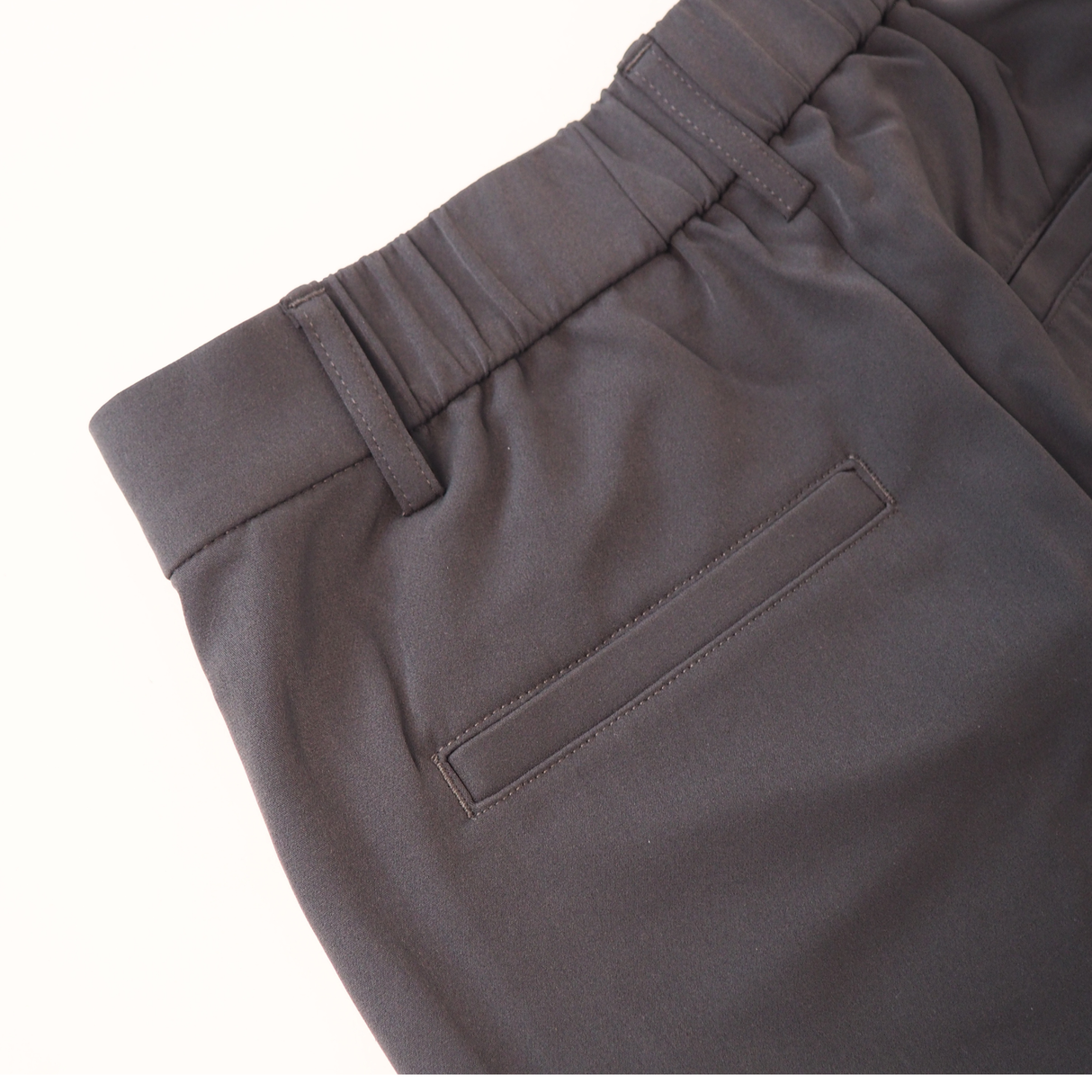 タックワイドパンツ