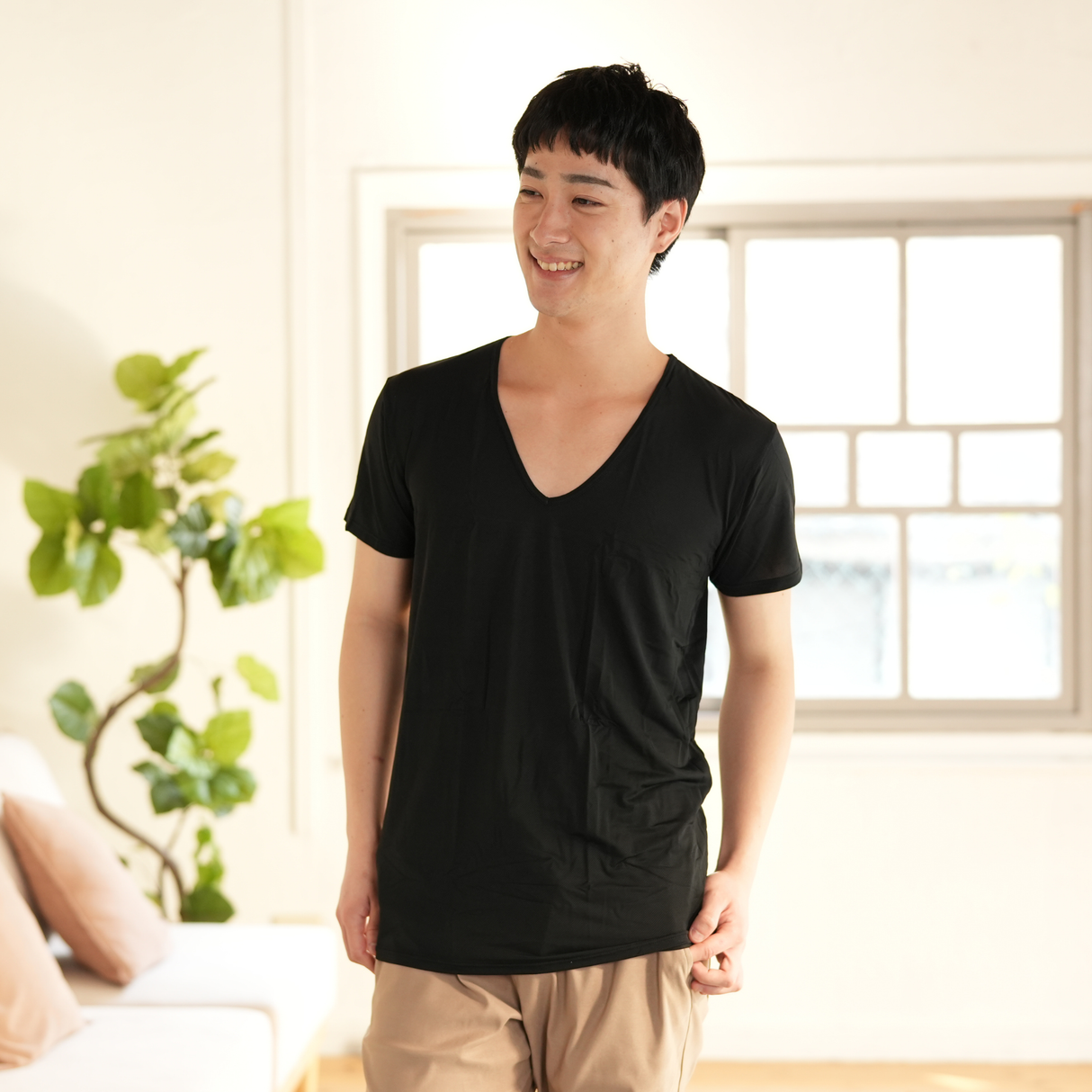 〔AIRITY〕メッシュVネック半袖