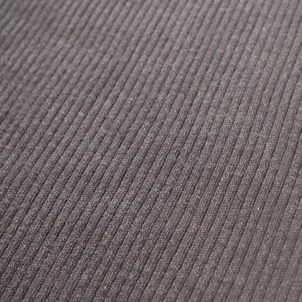 シルキーニットタートルネック