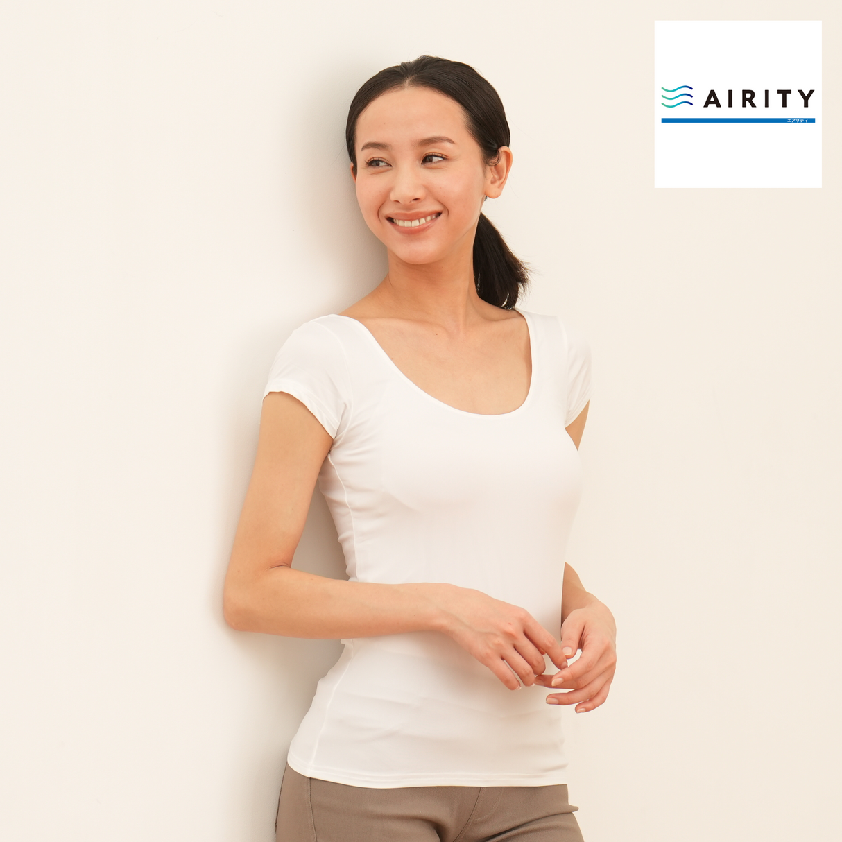 AIRITYナイロンフレンチ袖