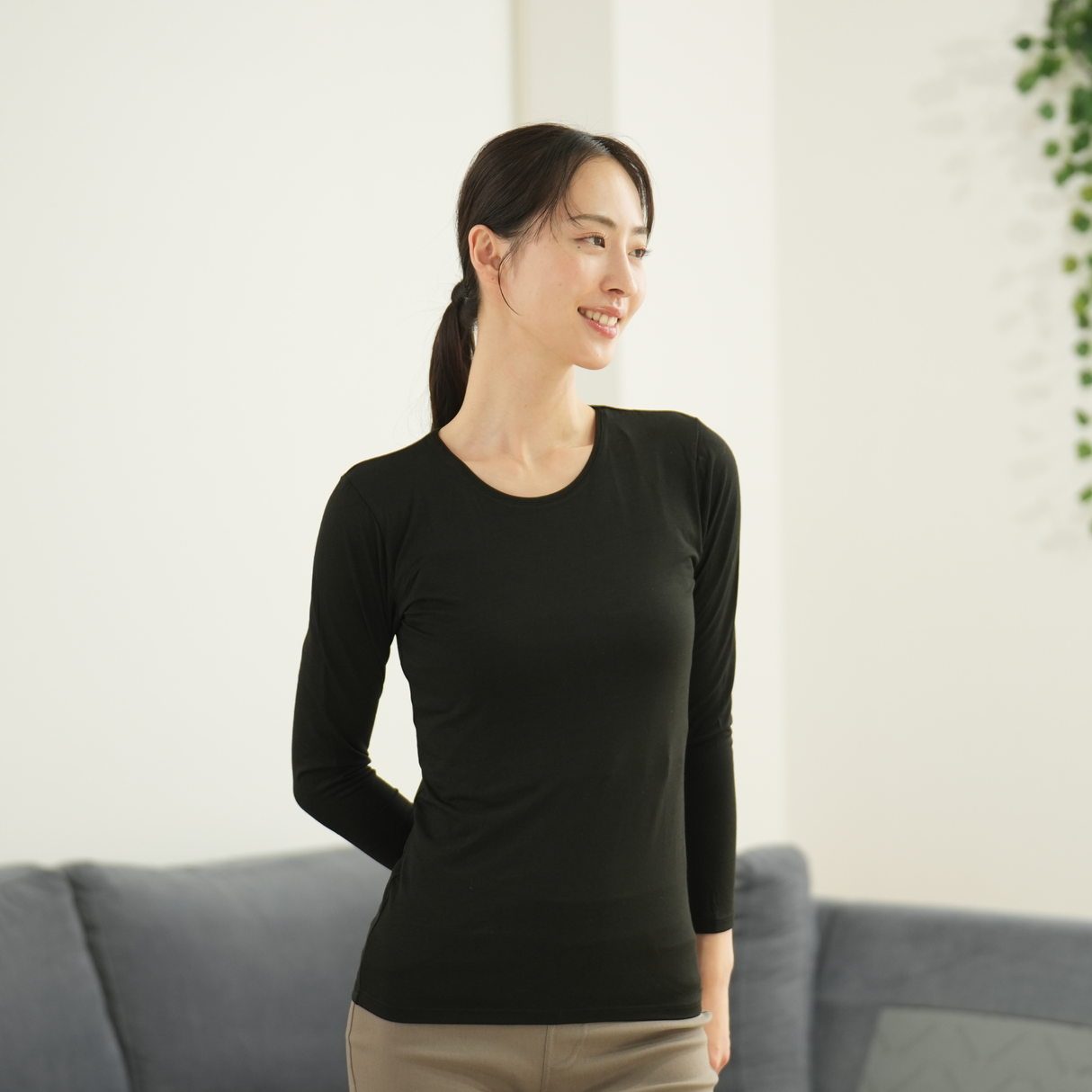 【ONFEEL】UネックインナーT/9分袖