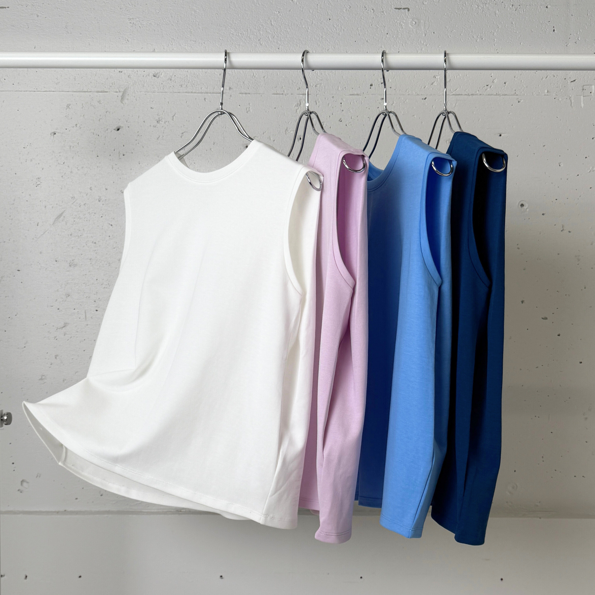 エアリティノースリーブTシャツ