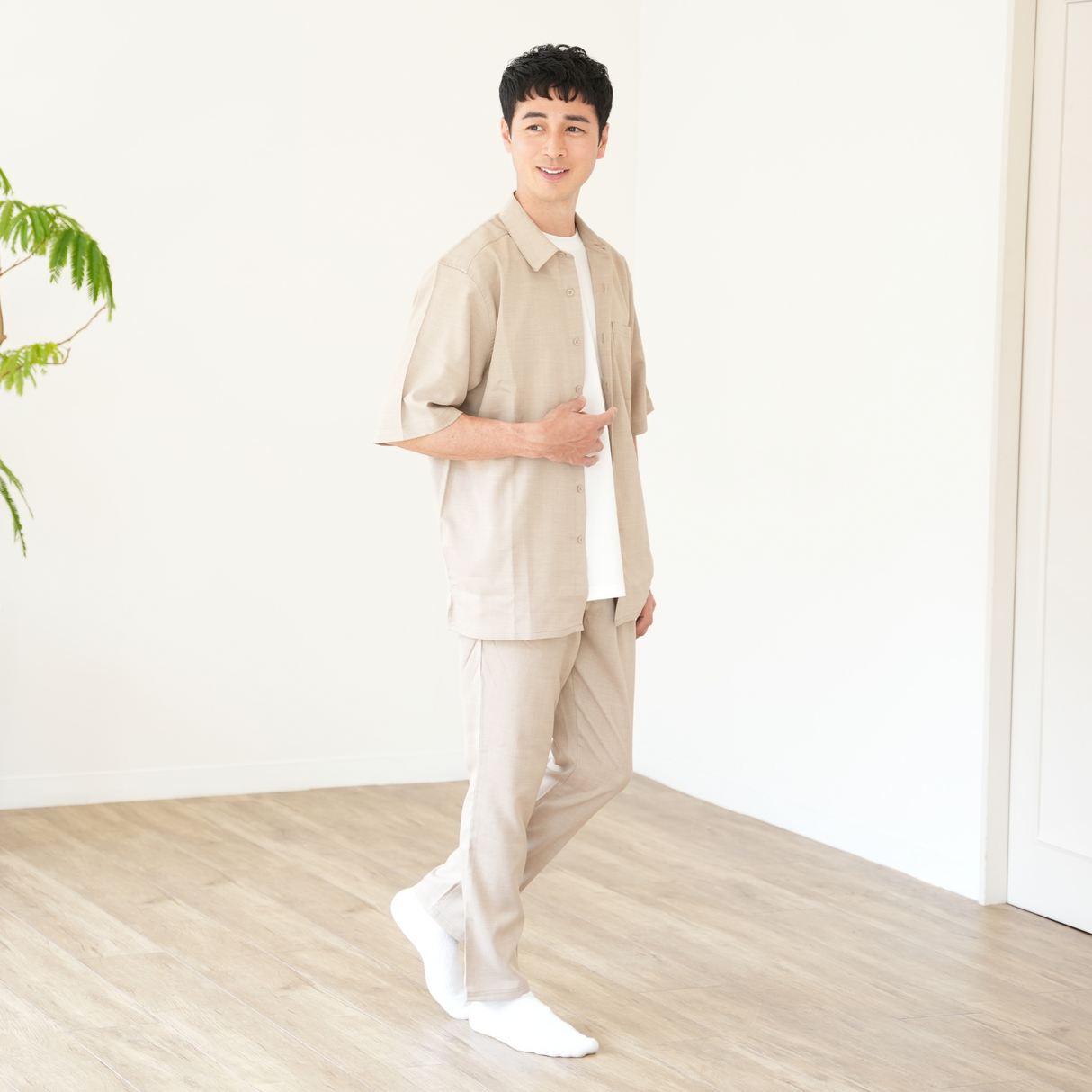 NOBIRUNOストレッチパンツ(リネンライク)