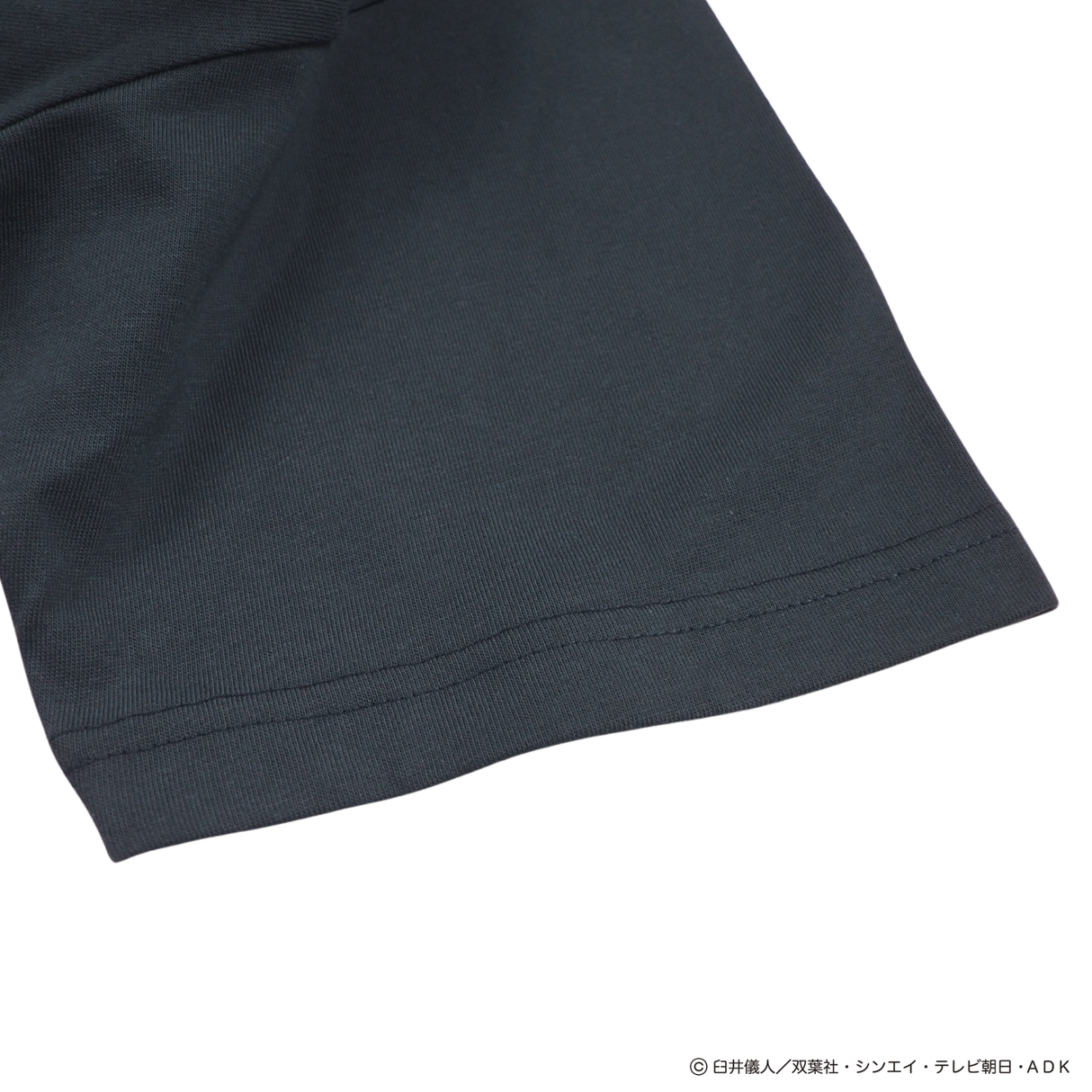 【クレヨンしんちゃん】ポケット刺繍+バックプリントTシャツ