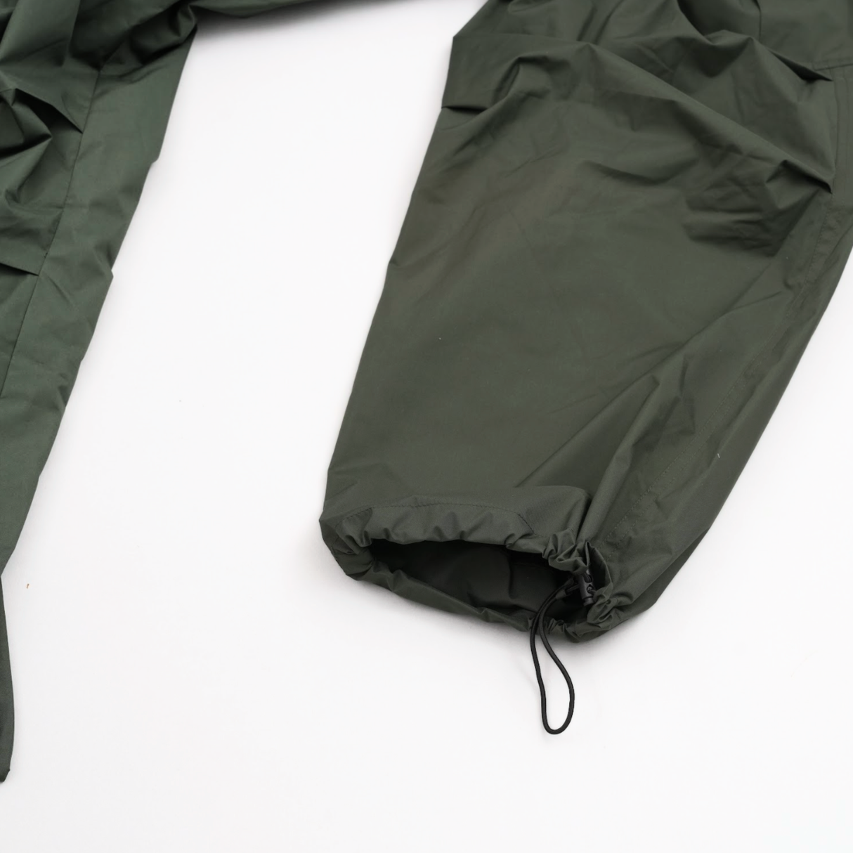 テックシェルワイドカーゴパンツ