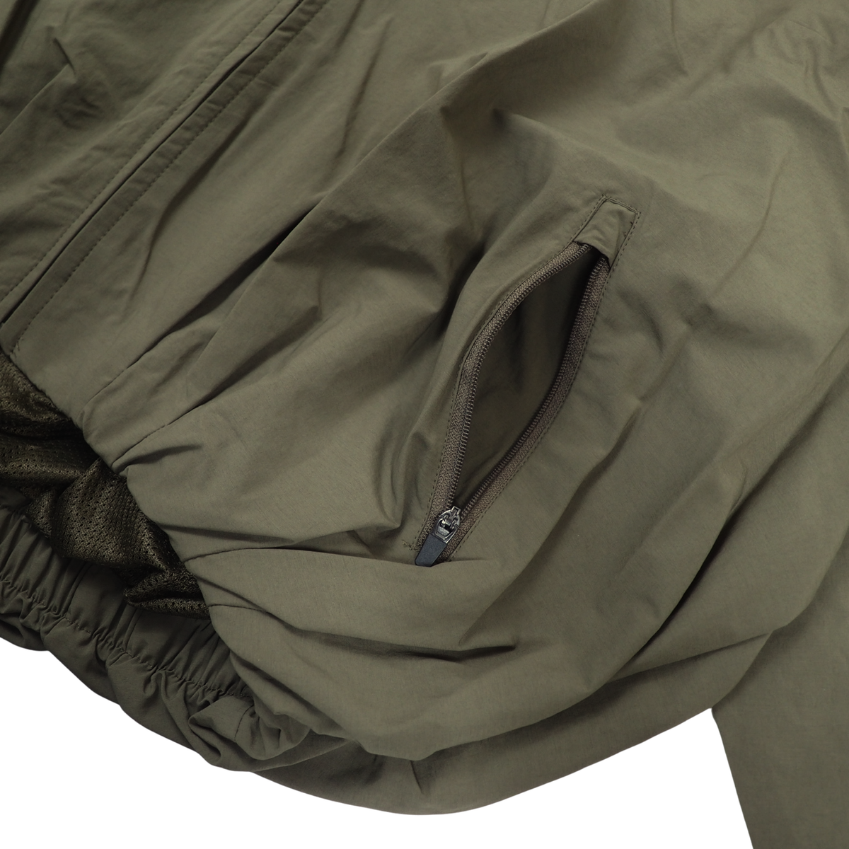 撥水フードブルゾン