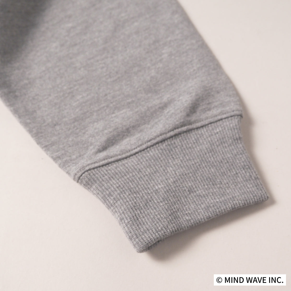 ごろごろにゃんすけ刺繍ZIPパーカー