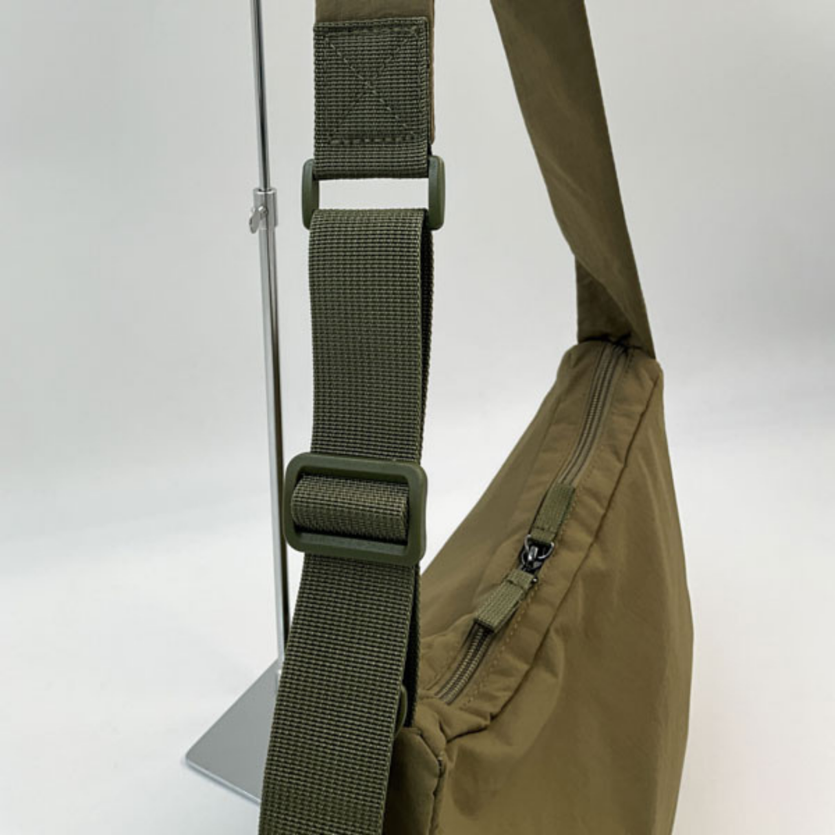 撥水ラウンドショルダーバッグ