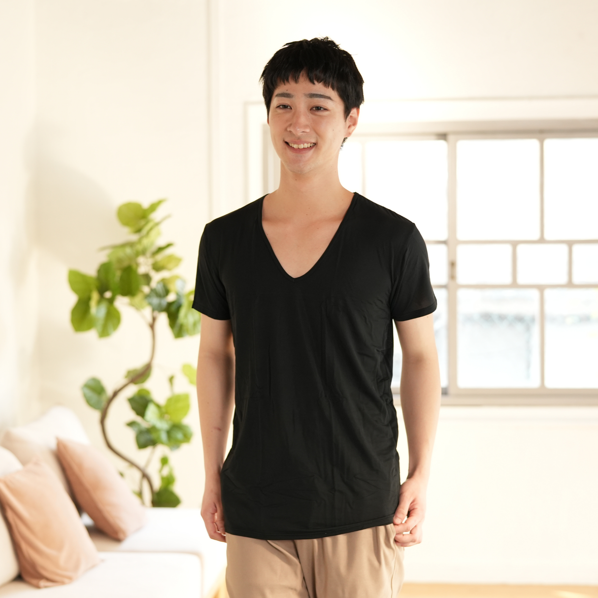 〔AIRITY〕メッシュVネック半袖