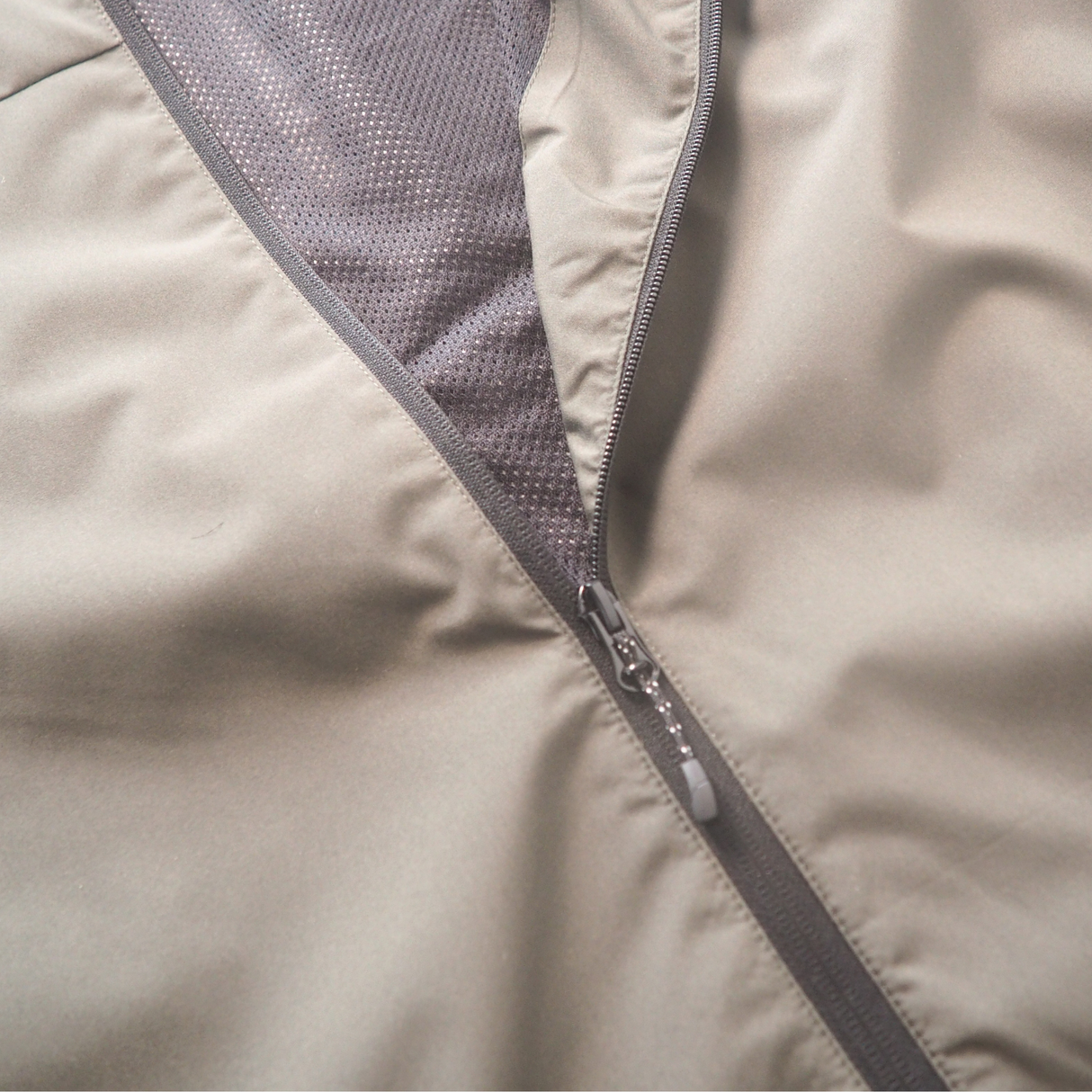 テックシェルパーカー