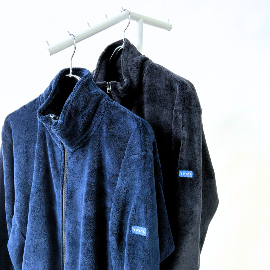 シルキーフリースジャケット（TRIAL刺繍）