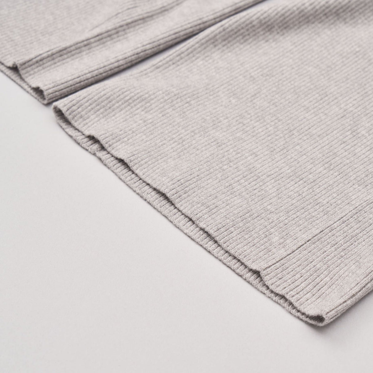 シルキーニットパンツ