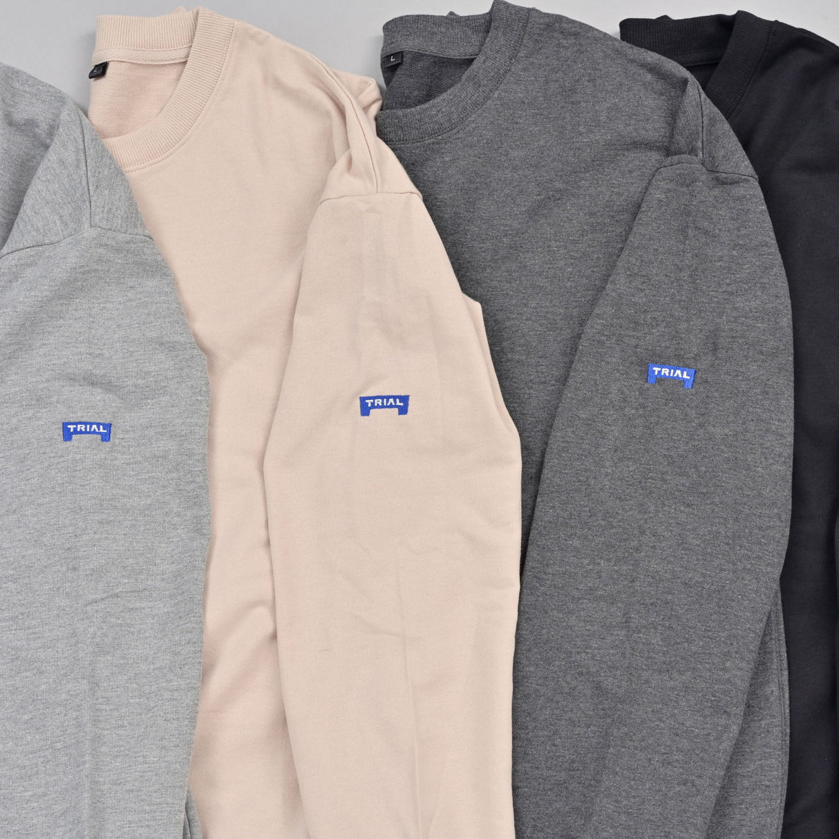 クルーネックトレーナー（TRIAL刺繍）
