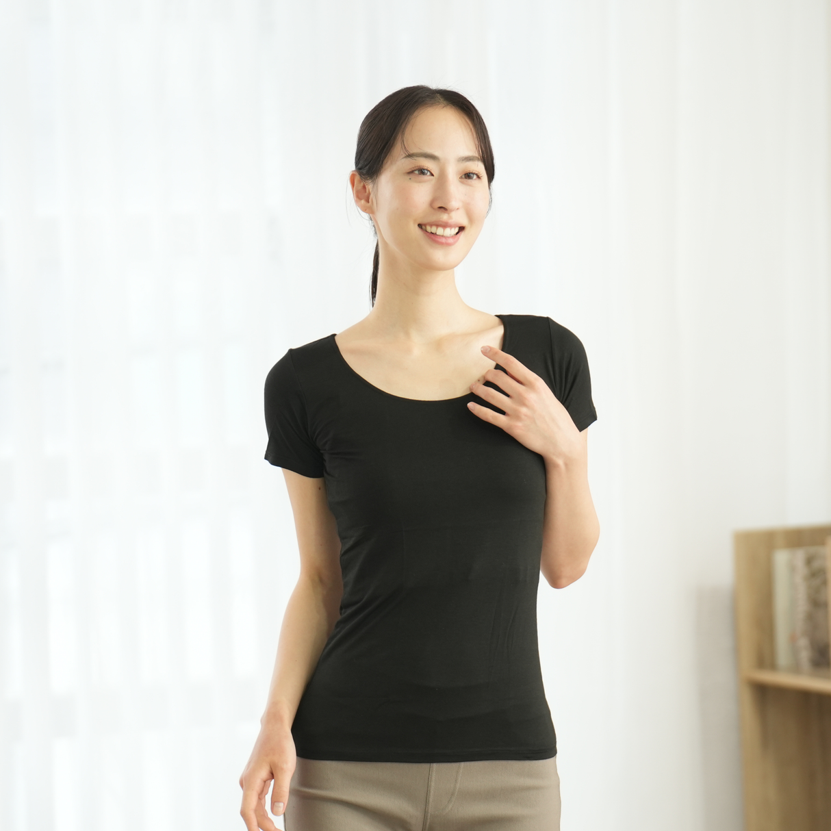 【ONFEEL】UネックインナーT/半袖