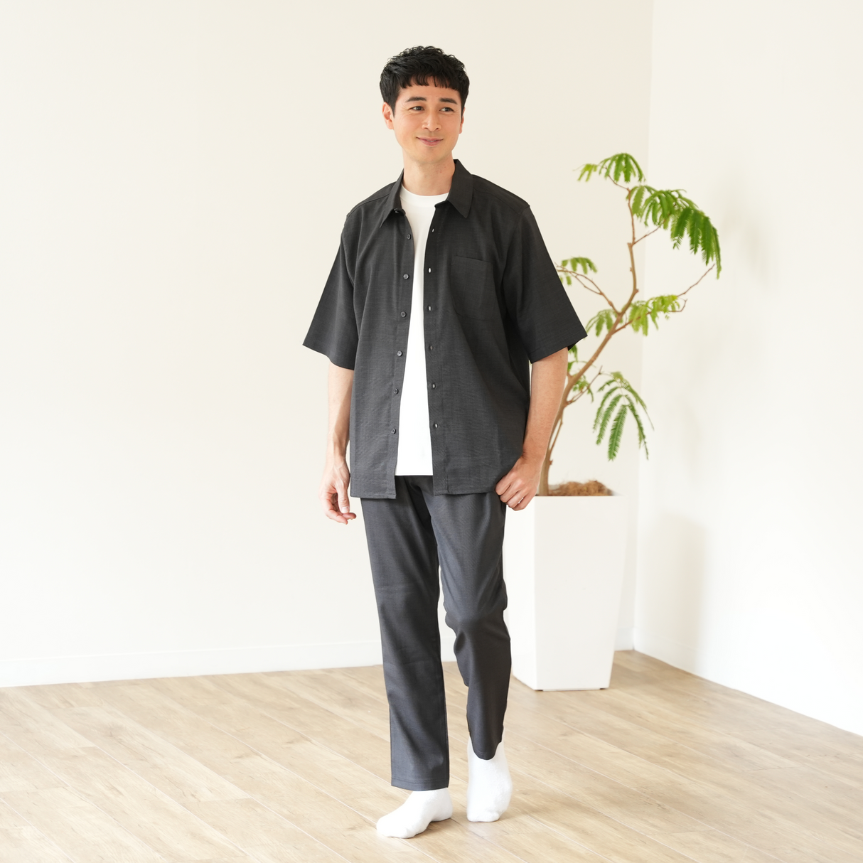 NOBIRUNOストレッチパンツ（リネンライク）