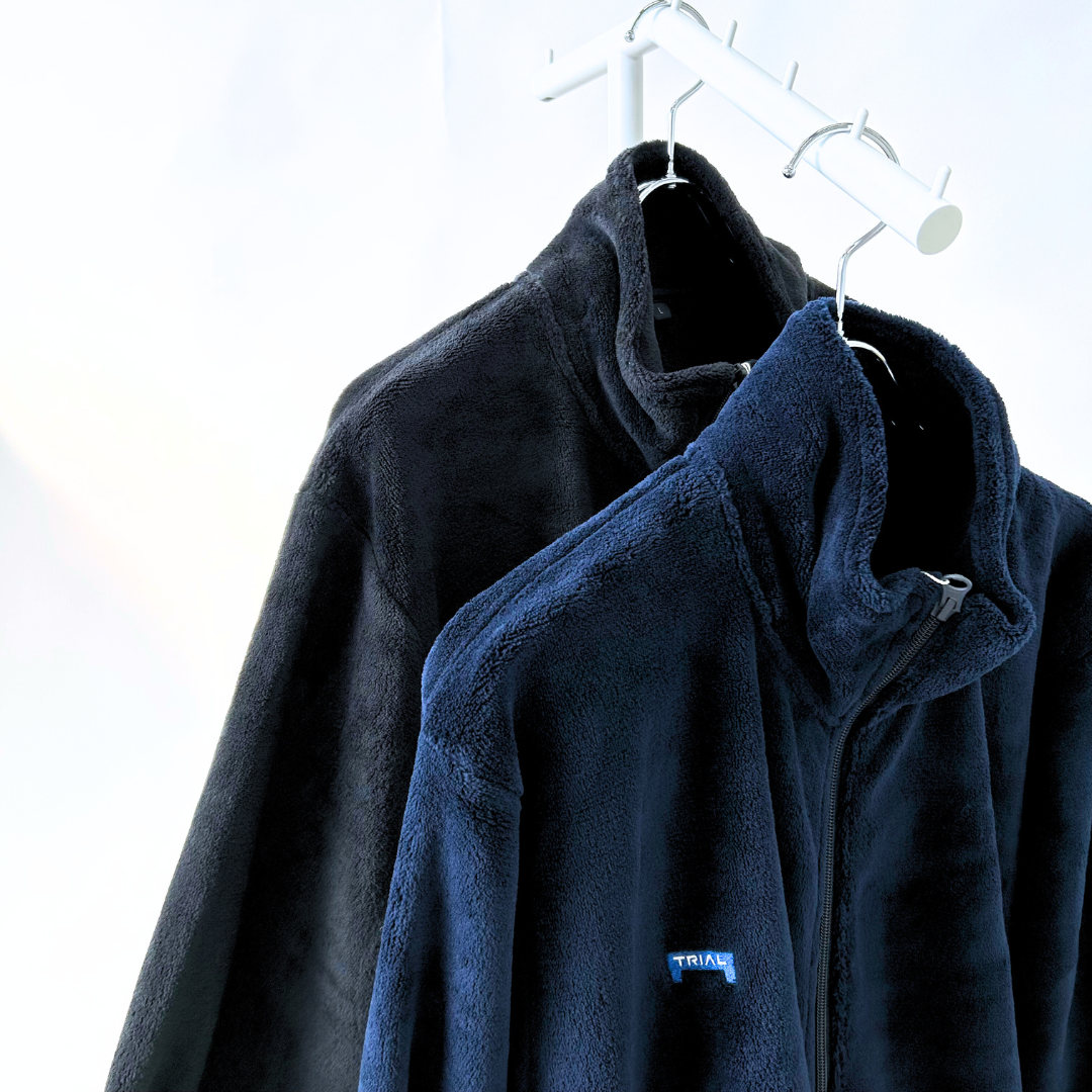 シルキーフリースジャケット（TRIAL刺繍）