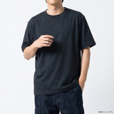 エンボスロゴTシャツ