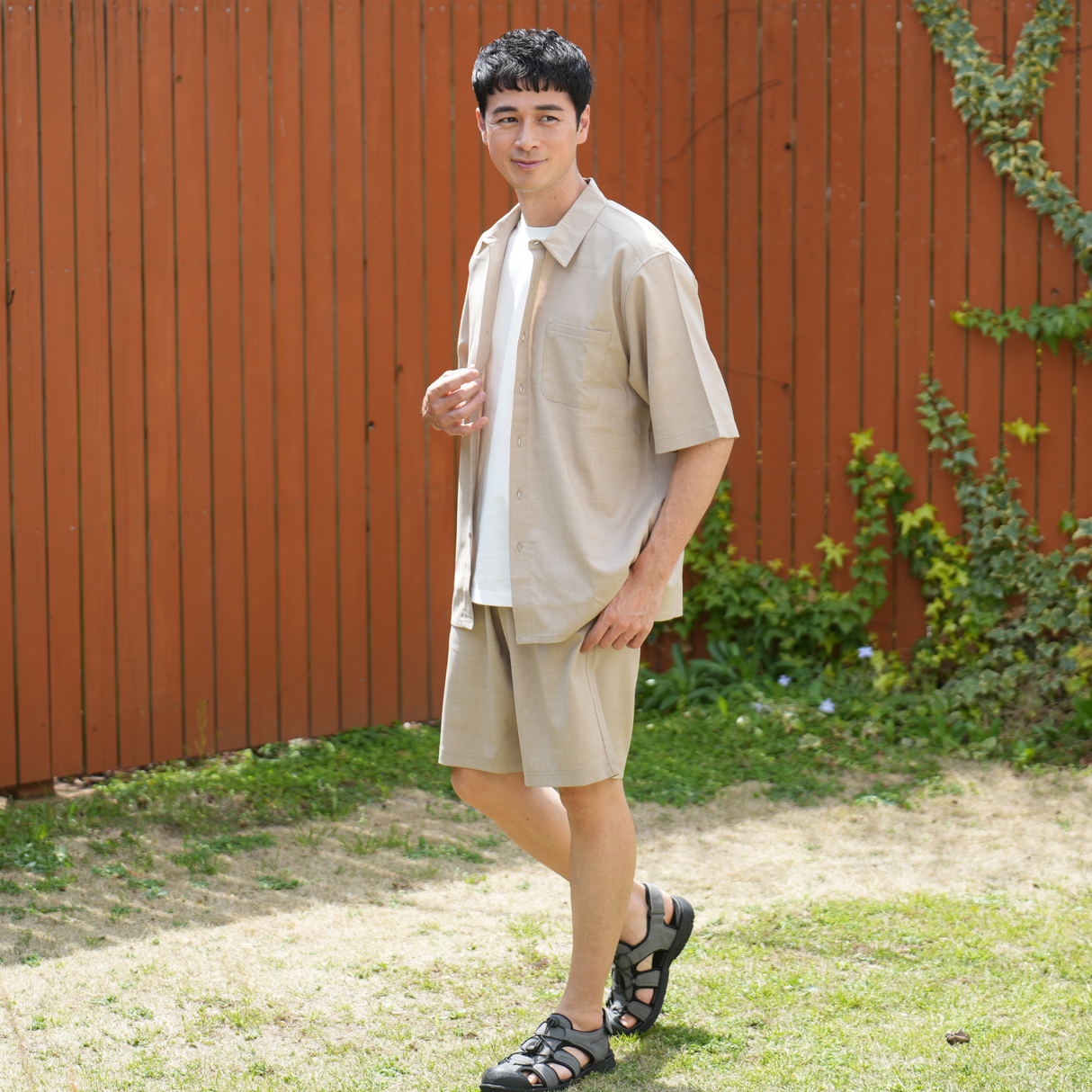 NOBIRUNOストレッチ半袖シャツ（リネンライク）