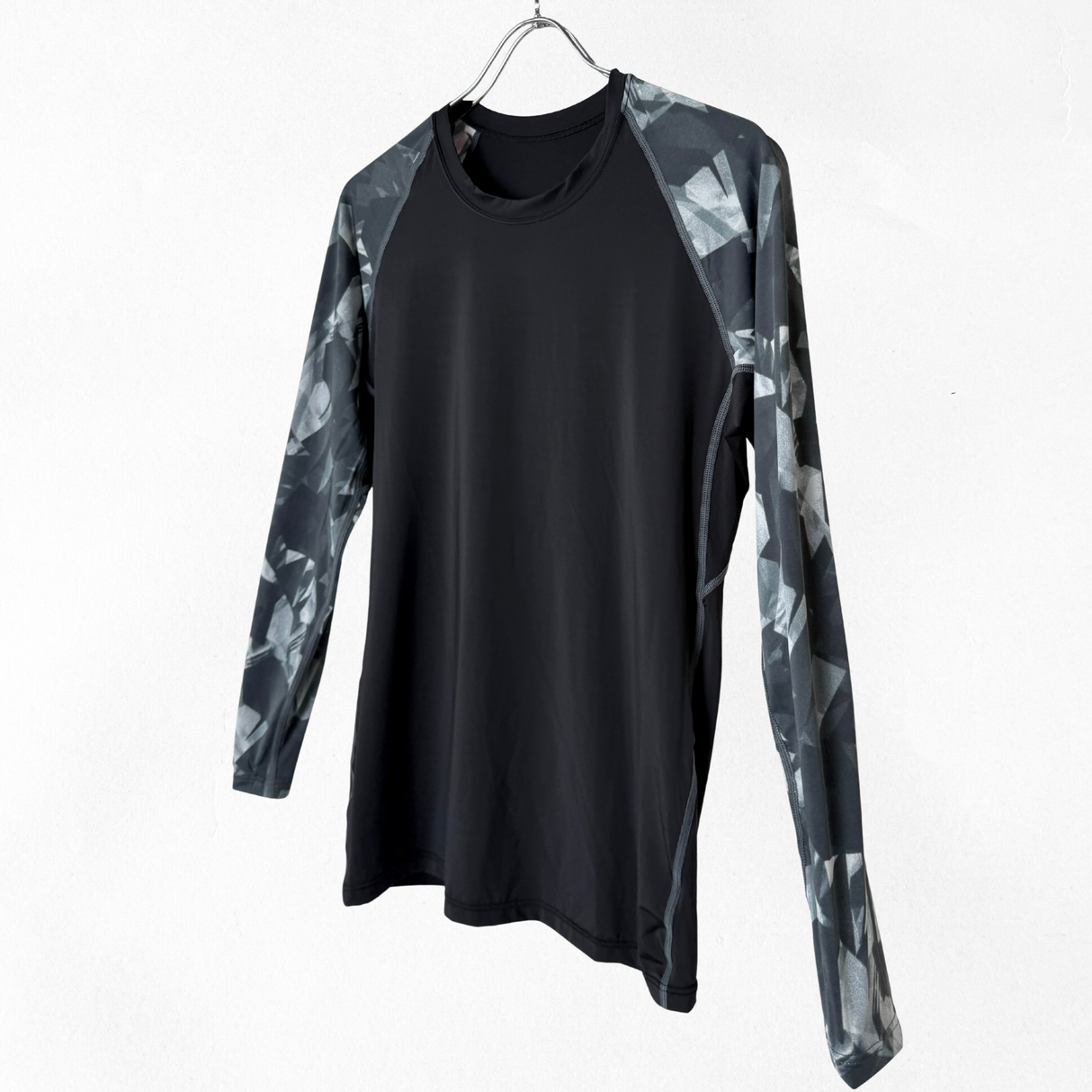 超冷感コンプレッションインナー（クルーネック）