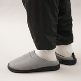 ダウン調サンダル