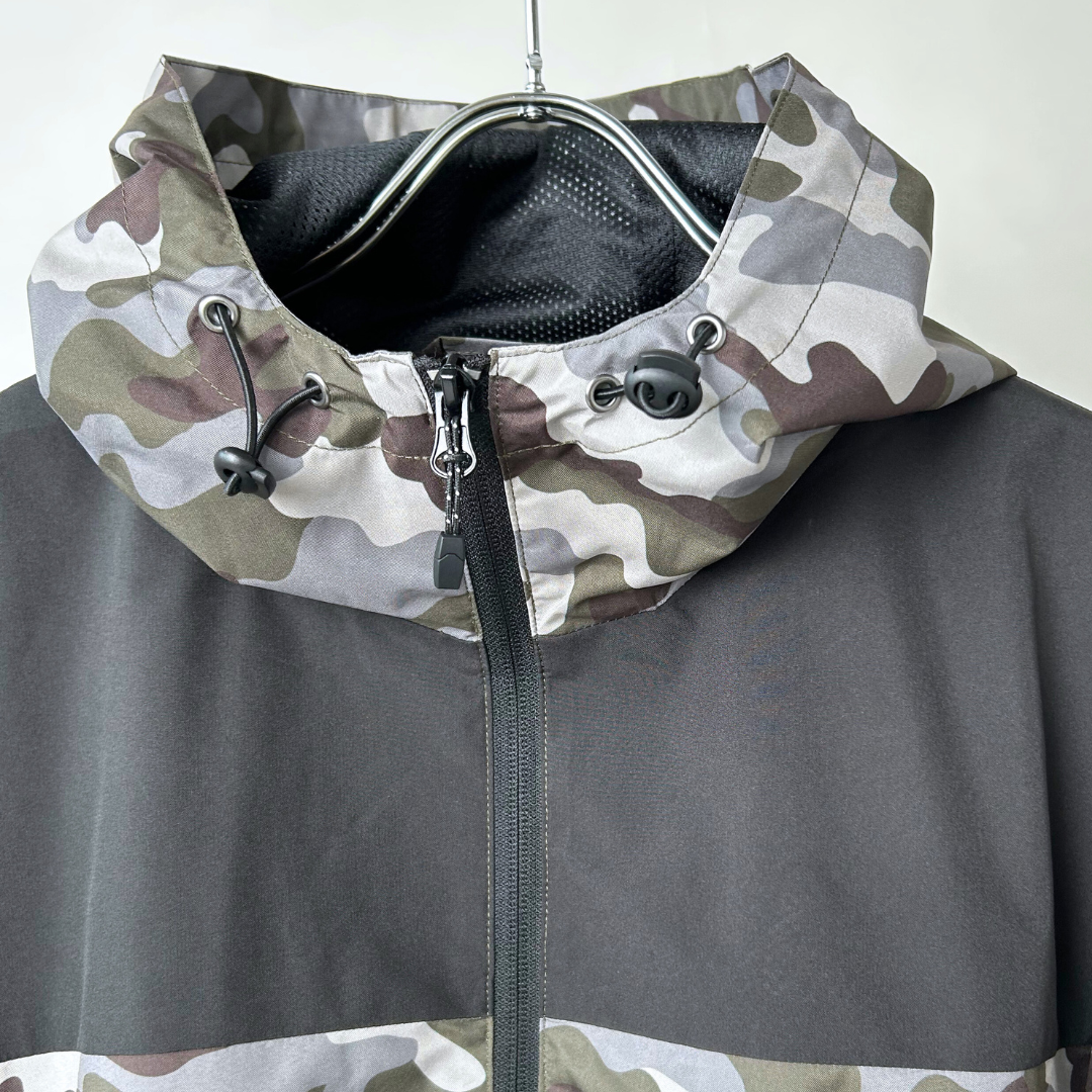 テックシェルパーカー（総柄）