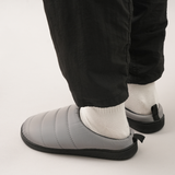 ダウン調サンダル