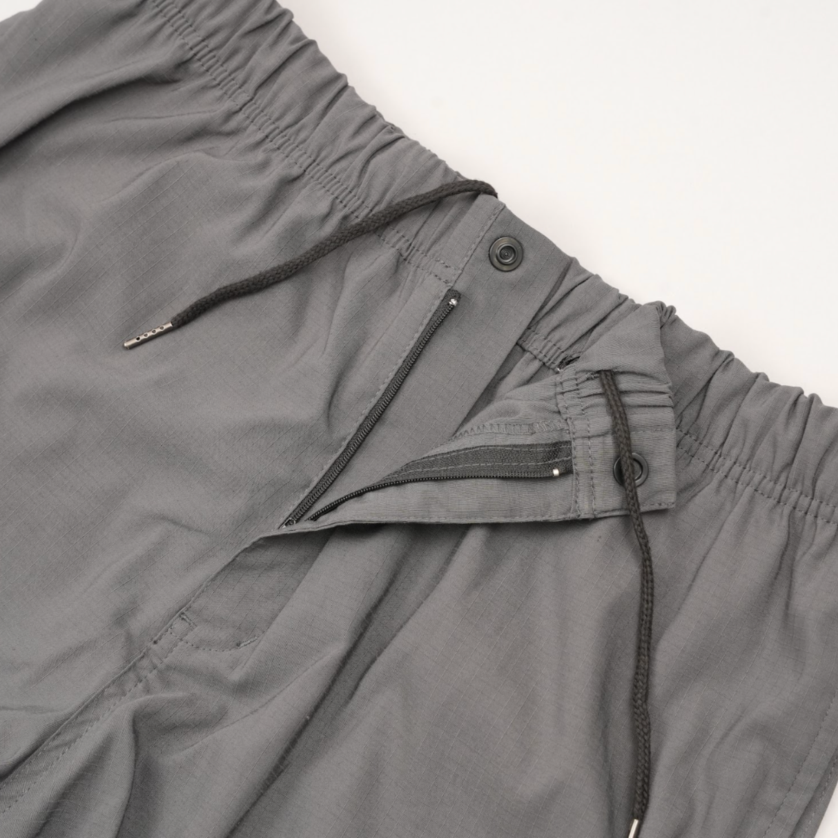 テックパラシュートパンツ