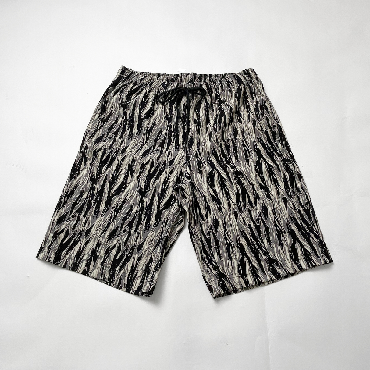 NOBIRUNOストレッチショートパンツ（総柄）