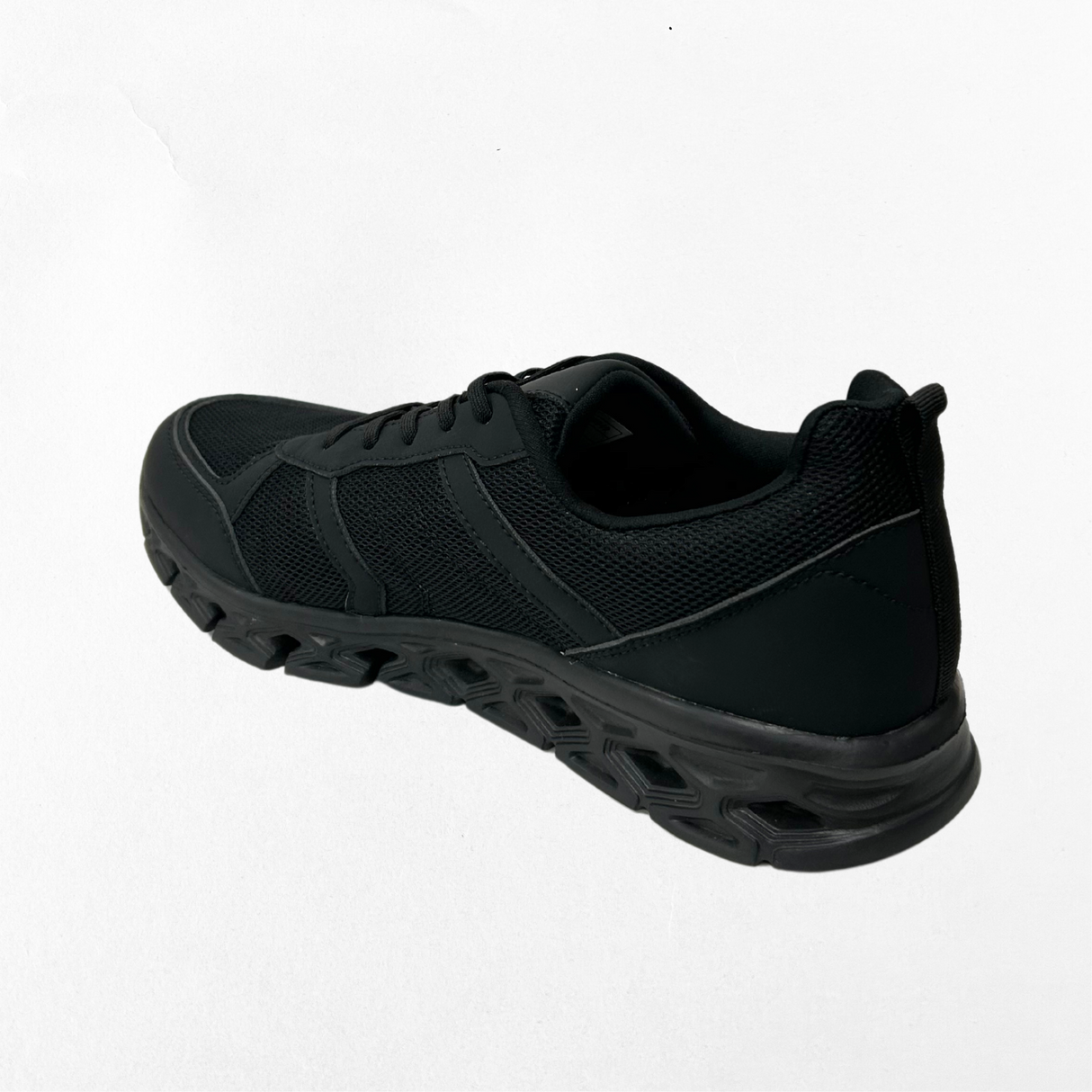 しゃがみやすいメッシュスニーカー