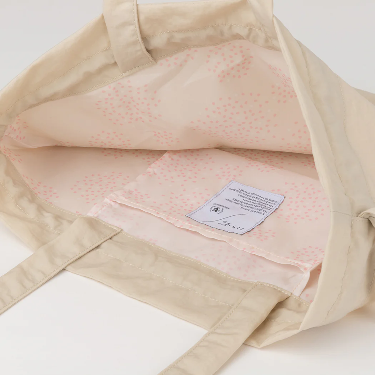 ことりっぷ折りたたみ式巾着バッグ（合計6,990円以上で注文可能）