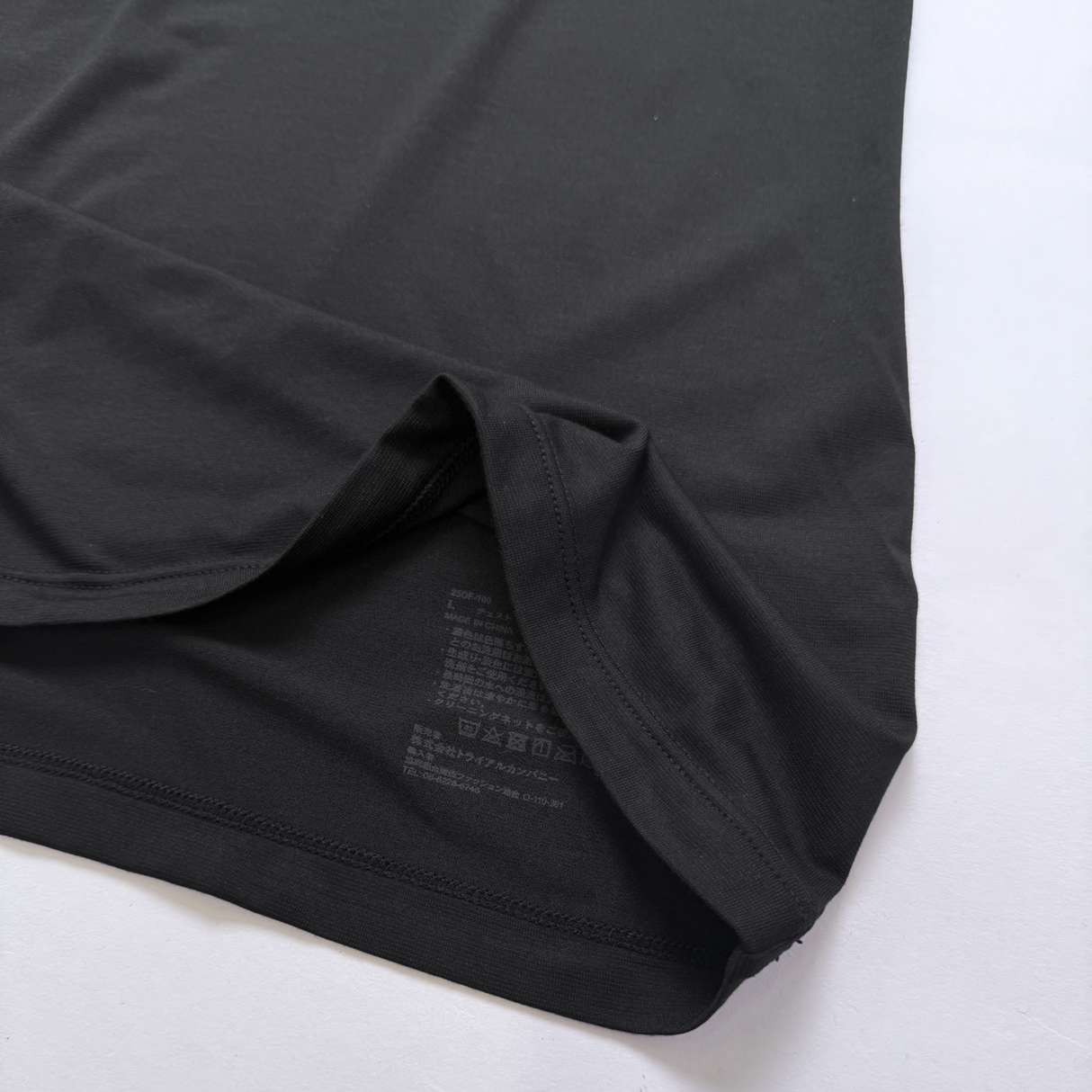 【ONFEEL】ＶネックインナーT/半袖