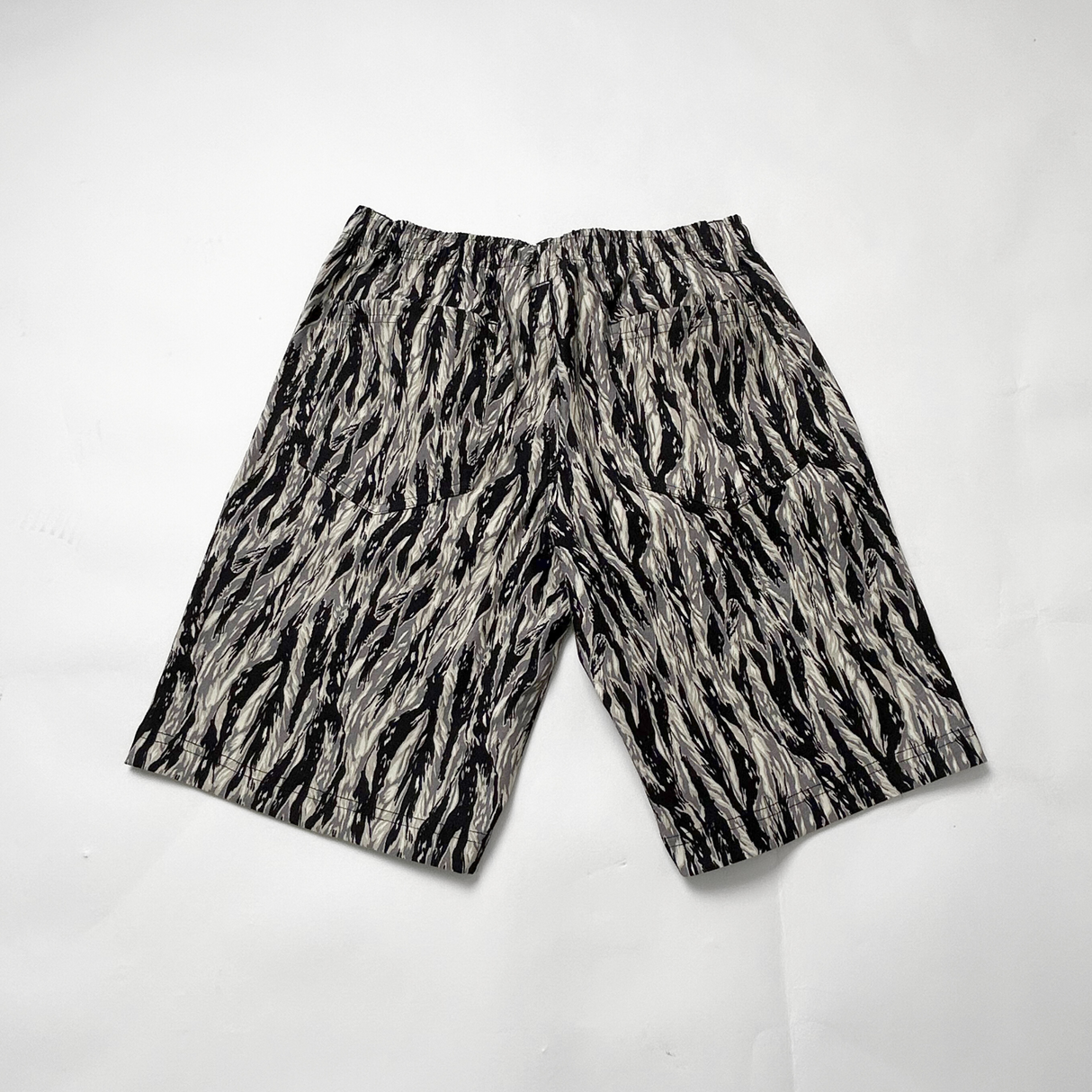 NOBIRUNOストレッチショートパンツ（総柄）