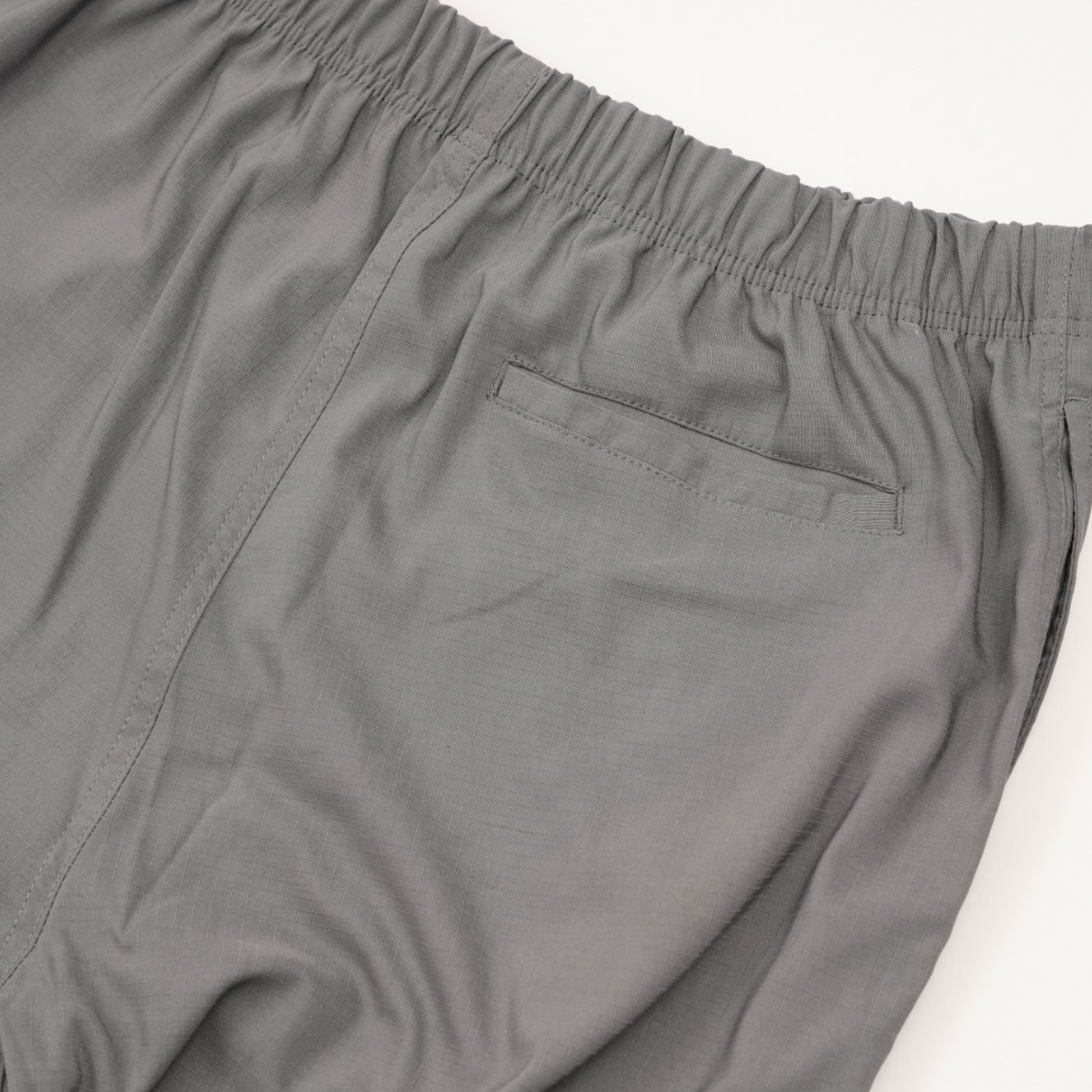 テックパラシュートパンツ