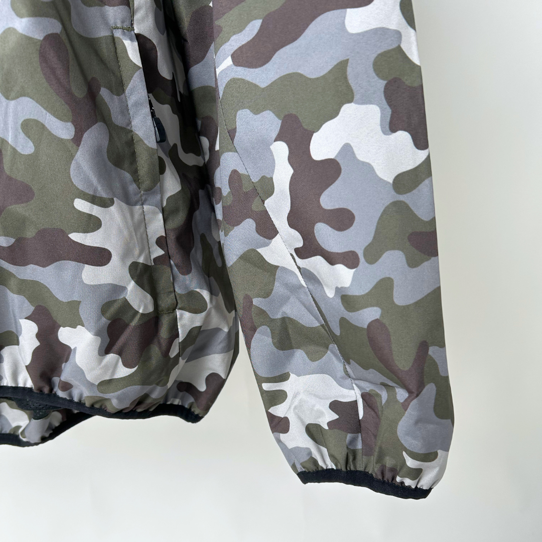 テックシェルパーカー（総柄）