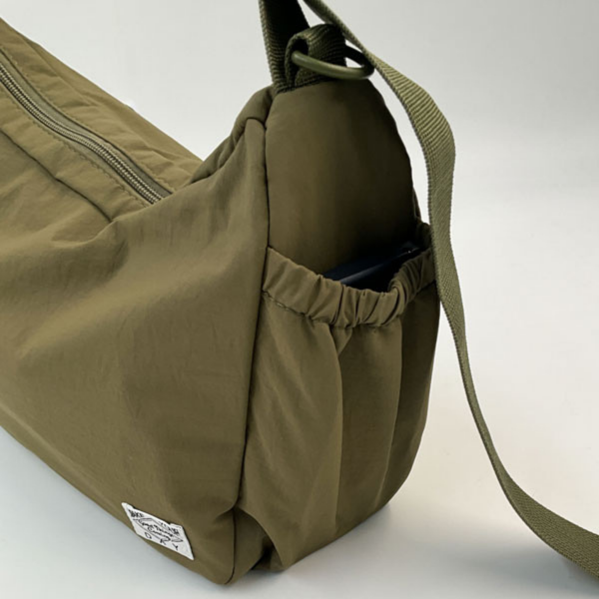 撥水ラウンドショルダーバッグ