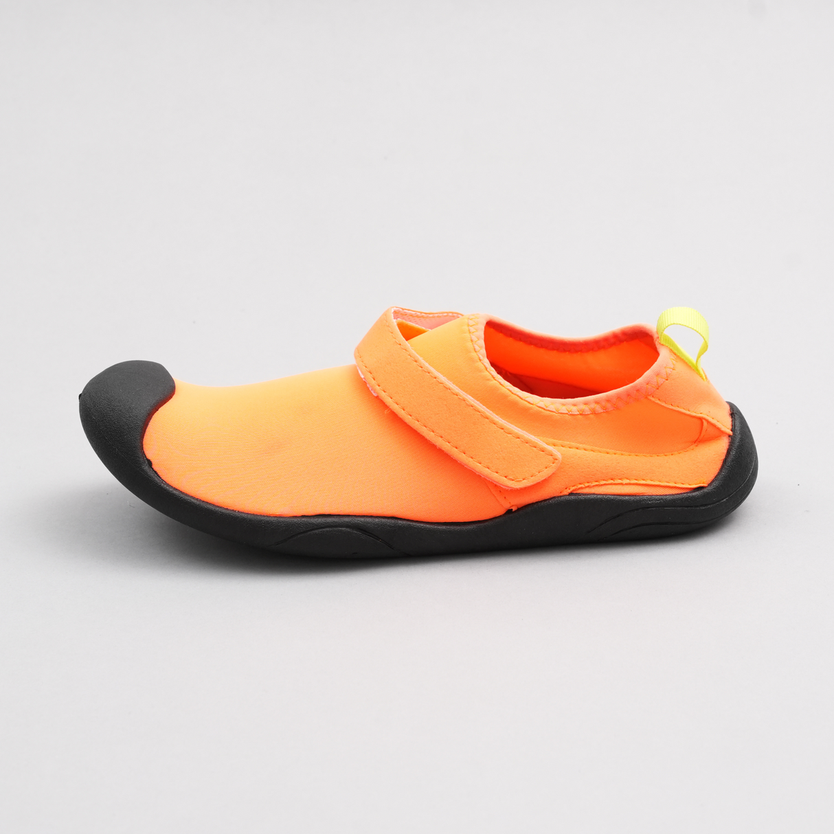 水陸両用シューズ