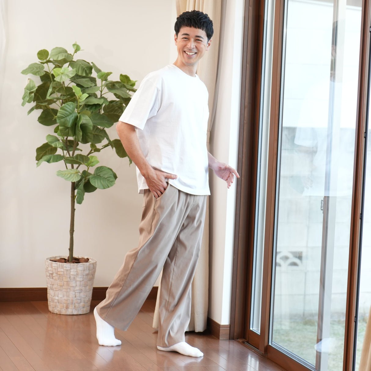 NOBIRUNOストレッチパンツ（ワイド）