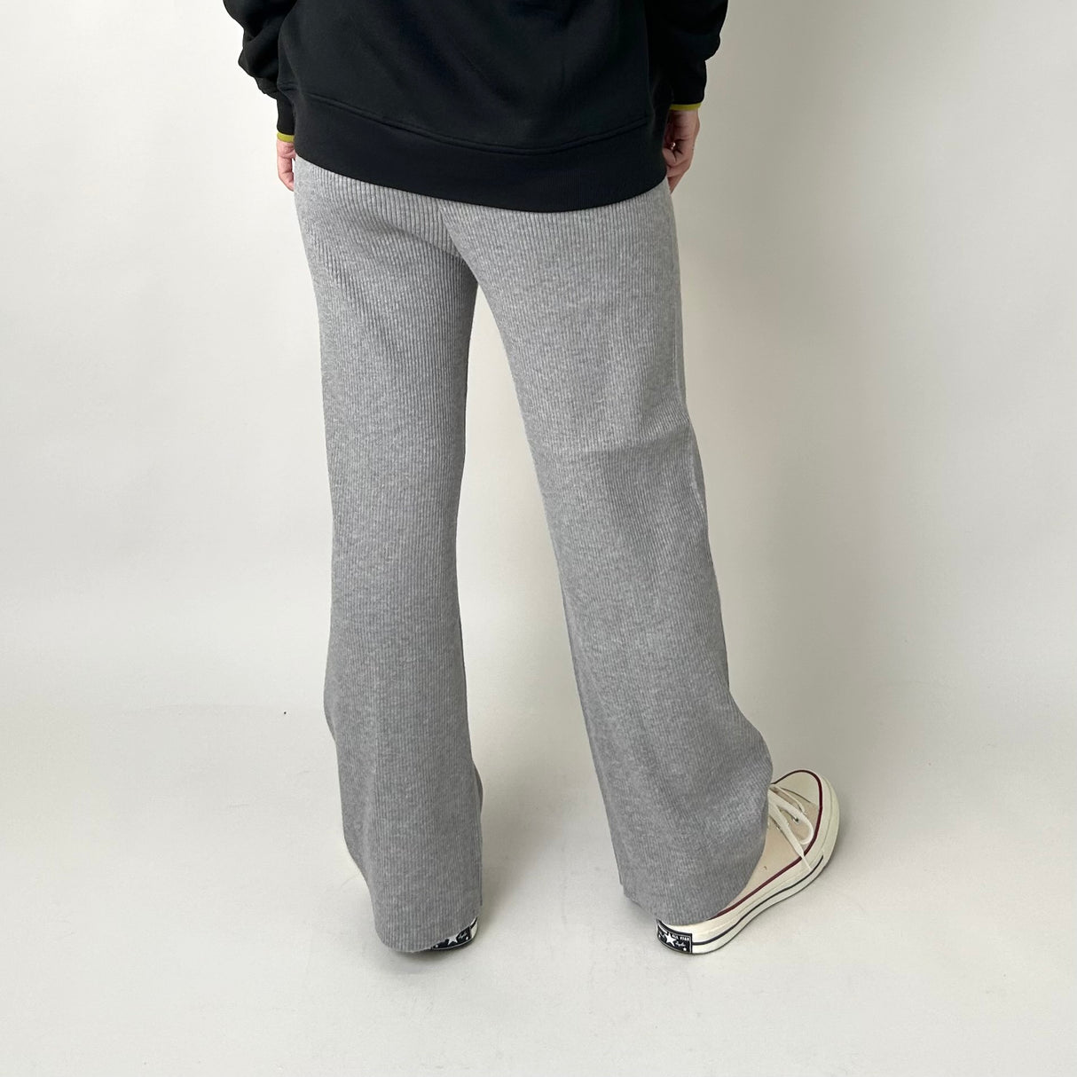 シルキーニットパンツ