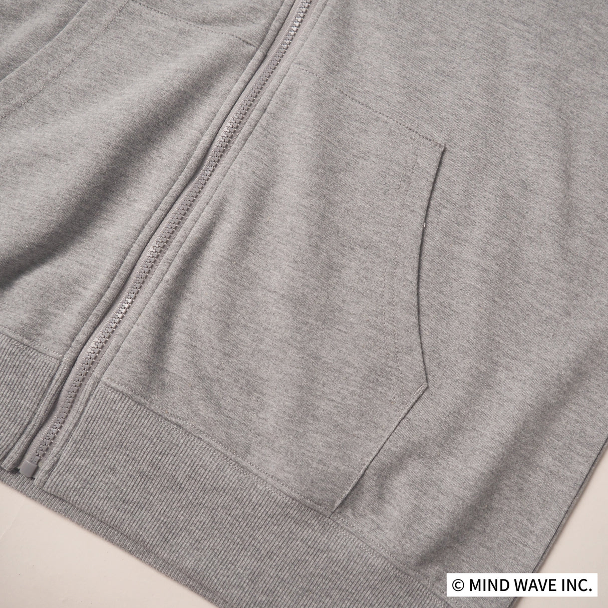 ごろごろにゃんすけ刺繍ZIPパーカー